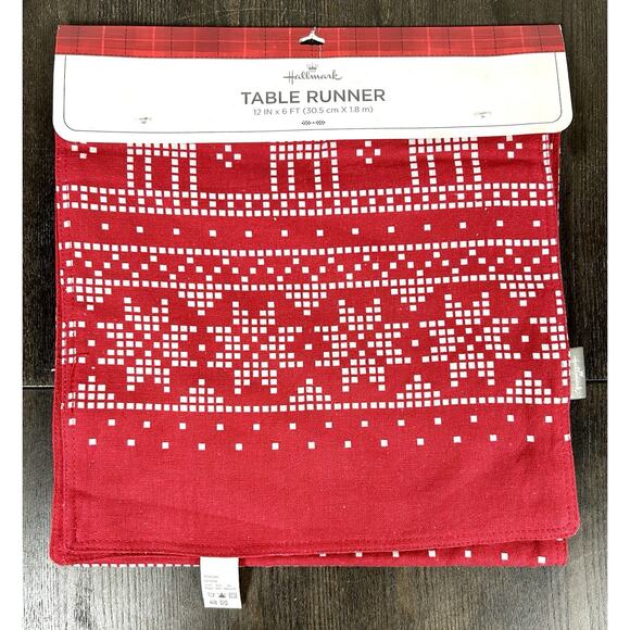 New Hallmark Christmas Table Runner & Set Of 4 Placemats Reindeer Snowflakes - Picture 2 of 11